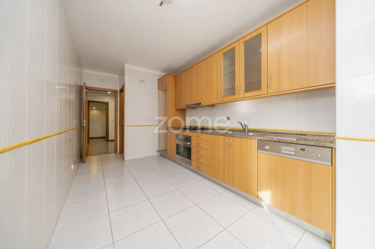 Apartamento T3 para Arrendamento em São Vitor (Braga) Foto 15