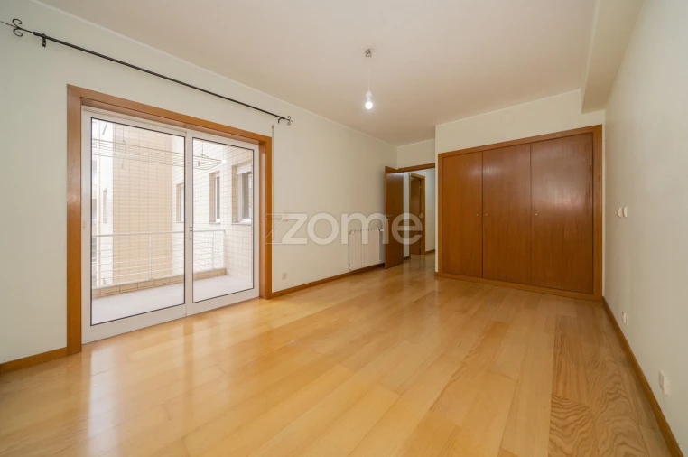 Apartamento T3 para Arrendamento em São Vitor (Braga) Foto 29
