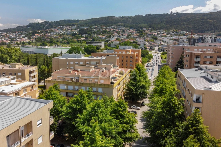 Apartamento T3 para Arrendamento em São Vitor (Braga) Foto 32