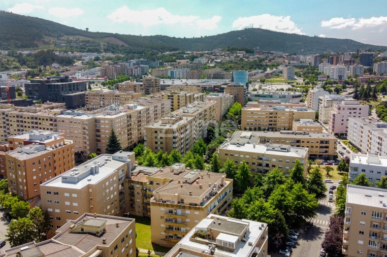 Apartamento T3 para Arrendamento em São Vitor (Braga) Foto 33