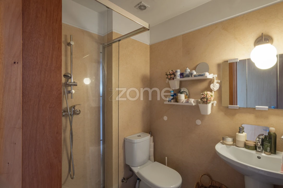 Moradia T2 para Venda em Venda Nova e Pondras Foto 9