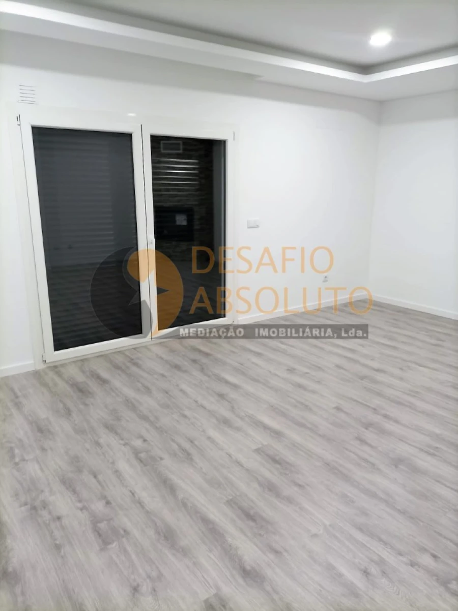 Moradia T3 para Venda em Fernao Ferro Foto 4