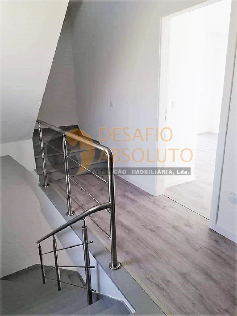 Moradia T3 para Venda em Fernao Ferro Foto 11