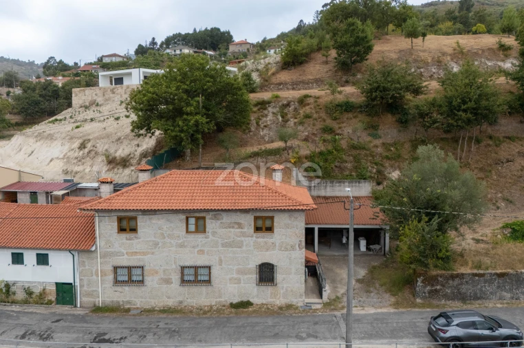 Moradia T3 para Venda em Alvite e Passos Foto 2