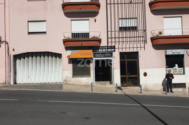 Negócio para Arrendamento em Encosta do Sol Foto 3