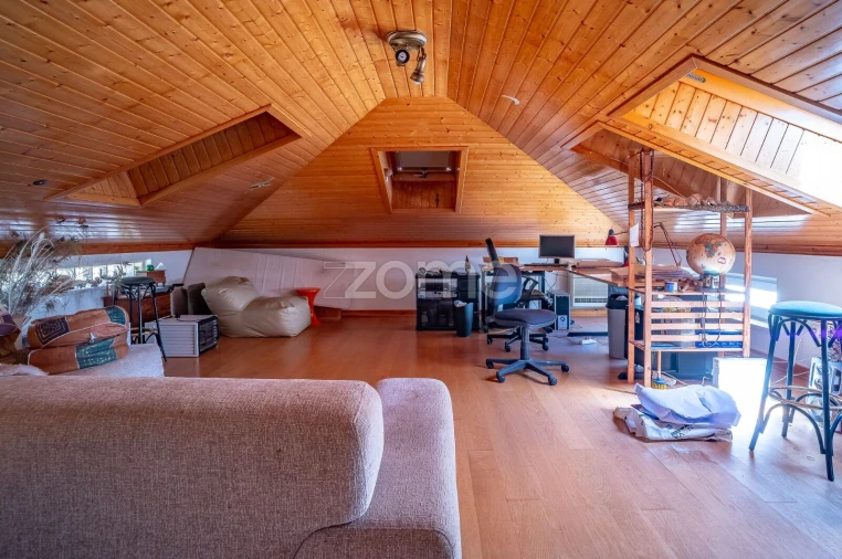 Moradia T6 para Venda em Corroios Foto 57