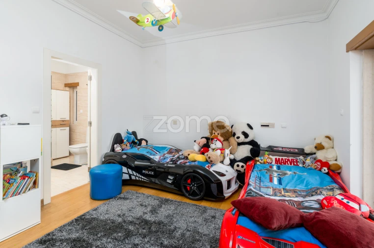 Moradia T6 para Venda em Corroios Foto 18