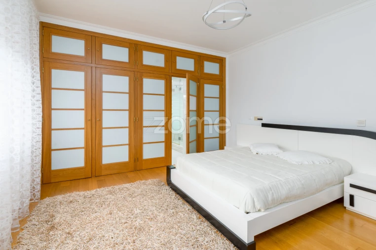 Moradia T6 para Venda em Corroios Foto 27