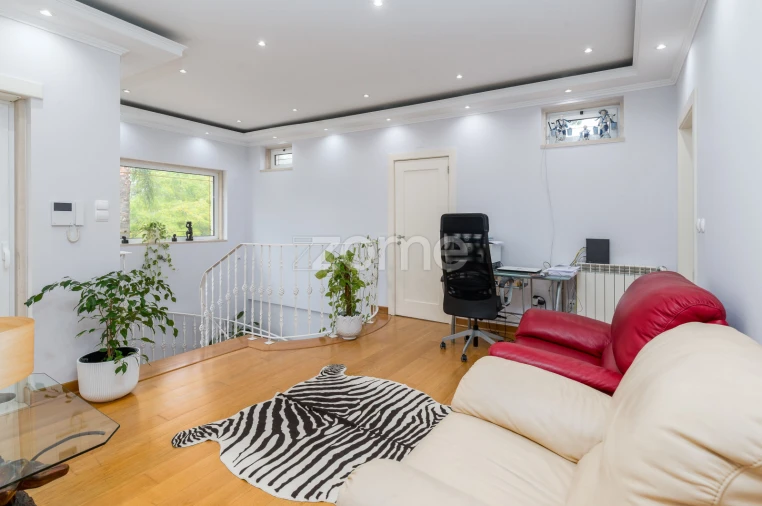 Moradia T6 para Venda em Corroios Foto 35