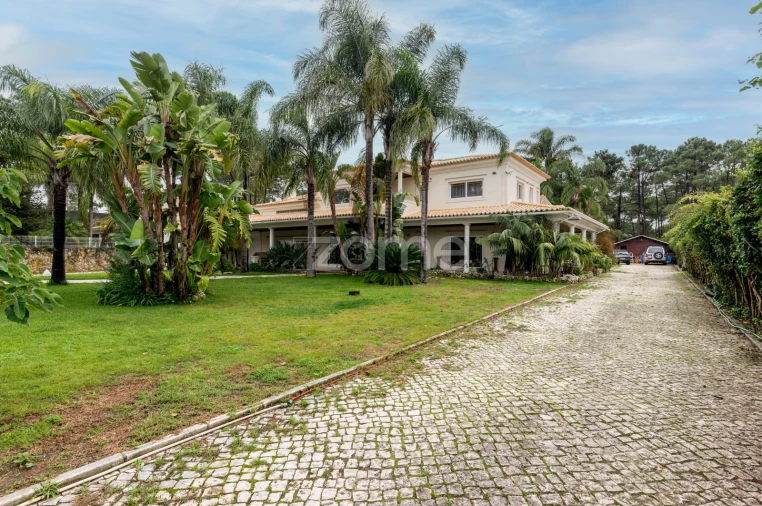 Moradia T6 para Venda em Corroios Foto 1