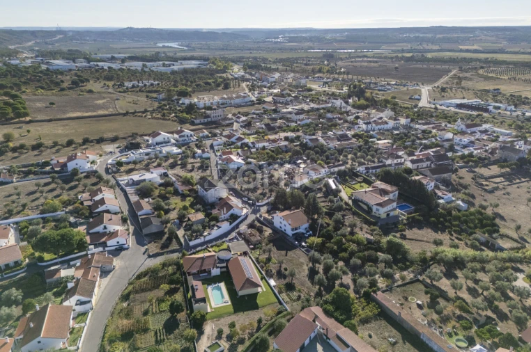 Moradia T1 para Venda em Montalvo Foto 11