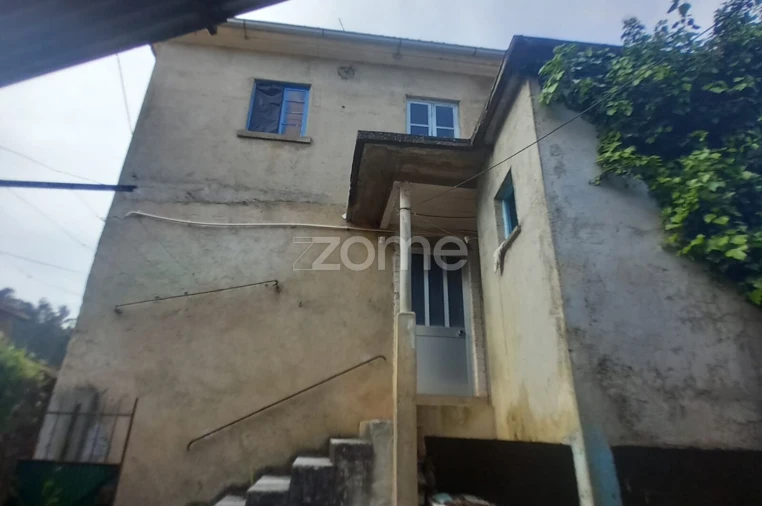 Moradia T6 para Venda em Trezoi Foto 6