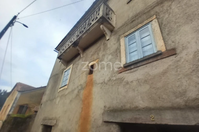 Moradia T6 para Venda em Trezoi Foto 4