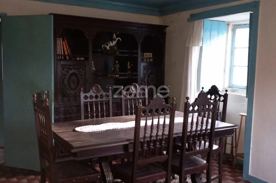 Moradia T5 para Venda em Trezoi Foto 6