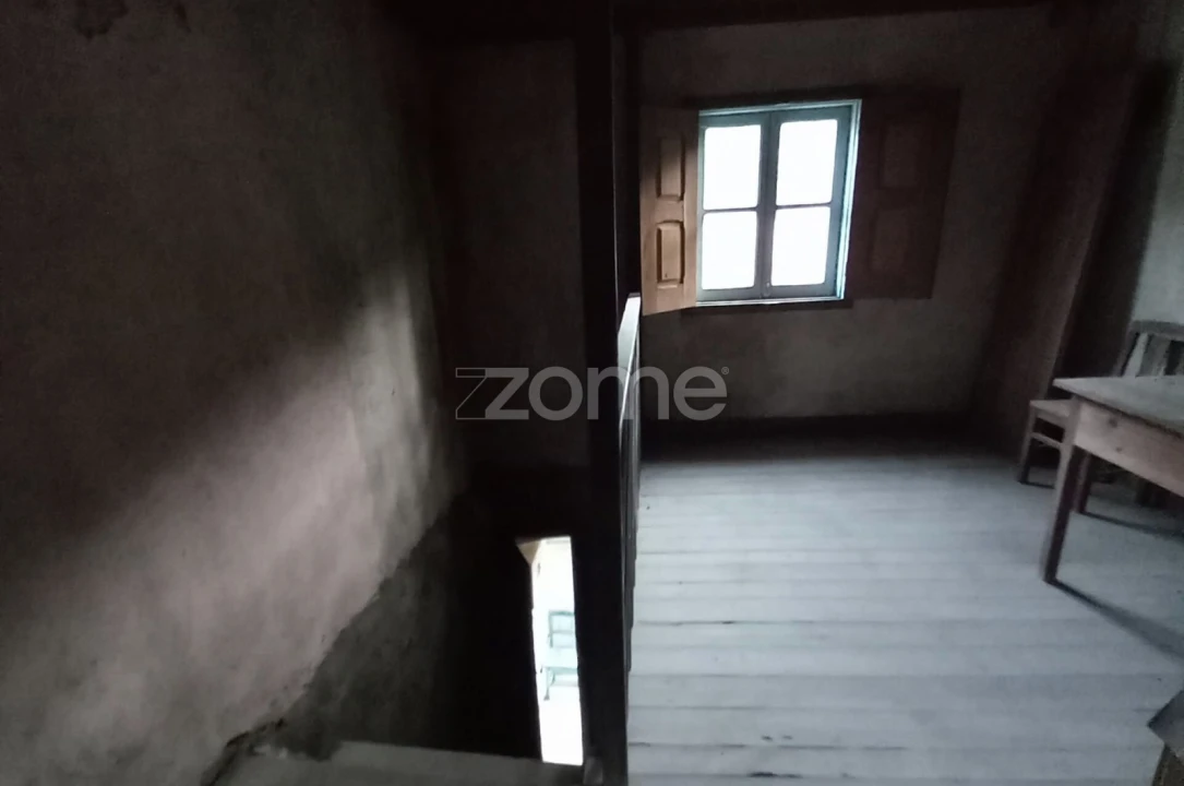 Moradia T5 para Venda em Trezoi Foto 15