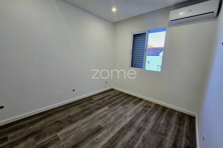 Apartamento T2 para Venda em Ponta Delgada (São Sebastião) Foto 1