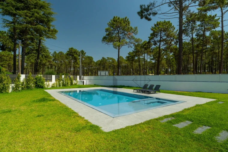 Moradia T4 para Venda em Corroios Foto 2