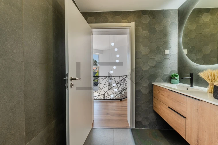 Moradia T4 para Venda em Corroios Foto 42