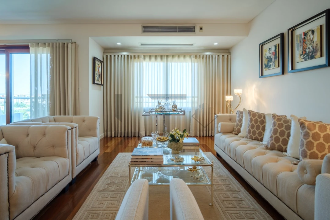 Apartamento T5 para Venda em Alvalade Foto 4