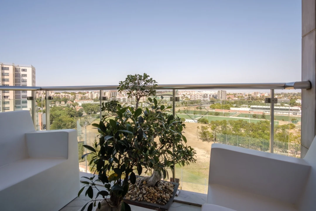 Apartamento T5 para Venda em Alvalade Foto 6