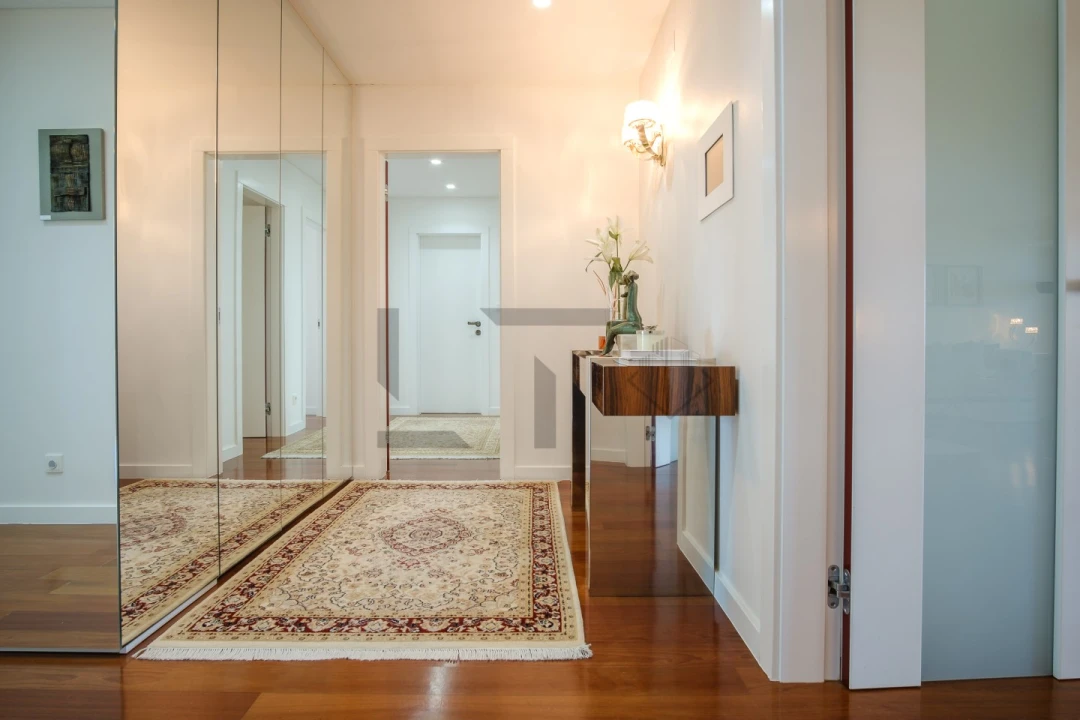 Apartamento T5 para Venda em Alvalade Foto 8