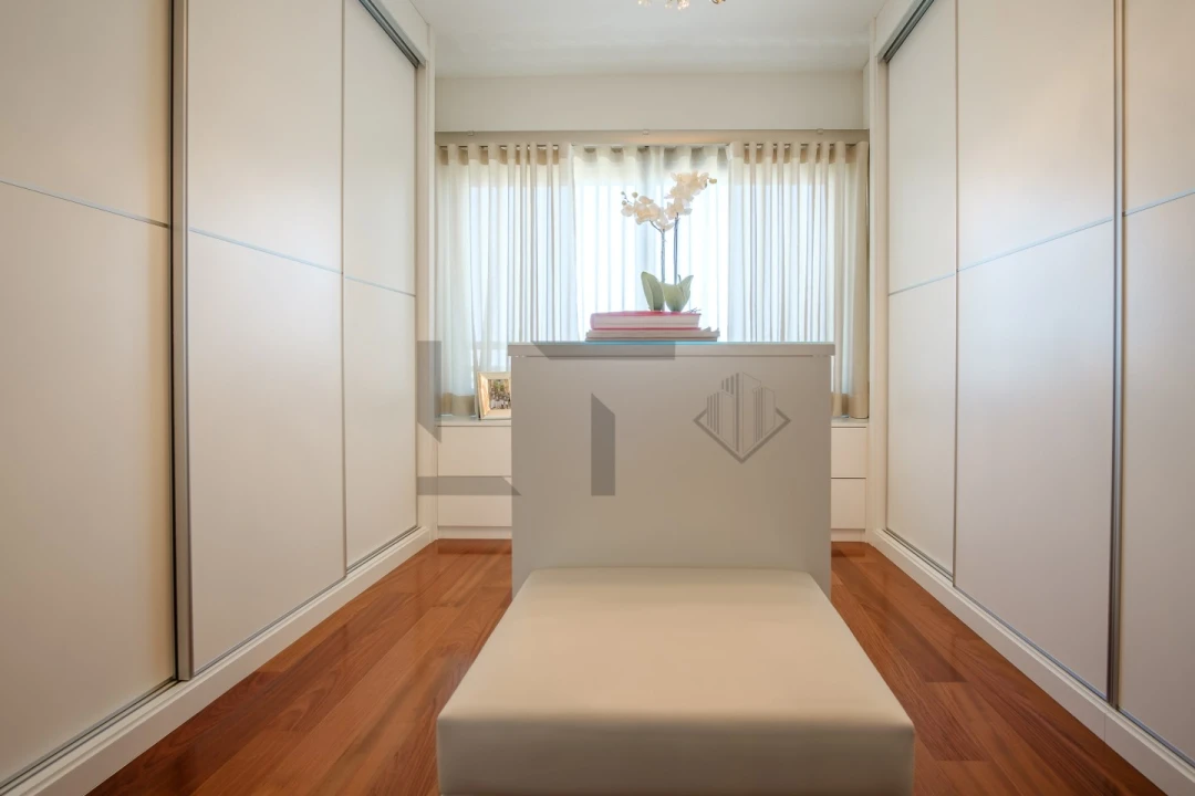 Apartamento T5 para Venda em Alvalade Foto 10