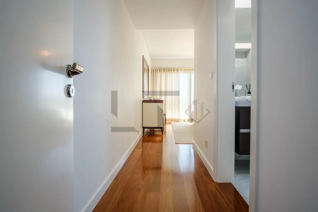 Apartamento T5 para Venda em Alvalade Foto 22