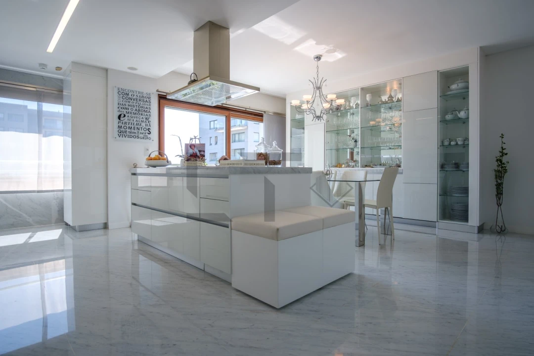 Apartamento T5 para Venda em Alvalade Foto 47