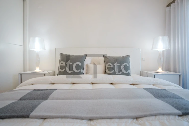 Apartamento T5 para Venda em Alvalade Foto 17