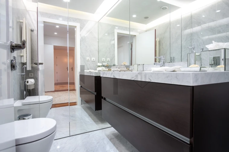 Apartamento T5 para Venda em Alvalade Foto 20