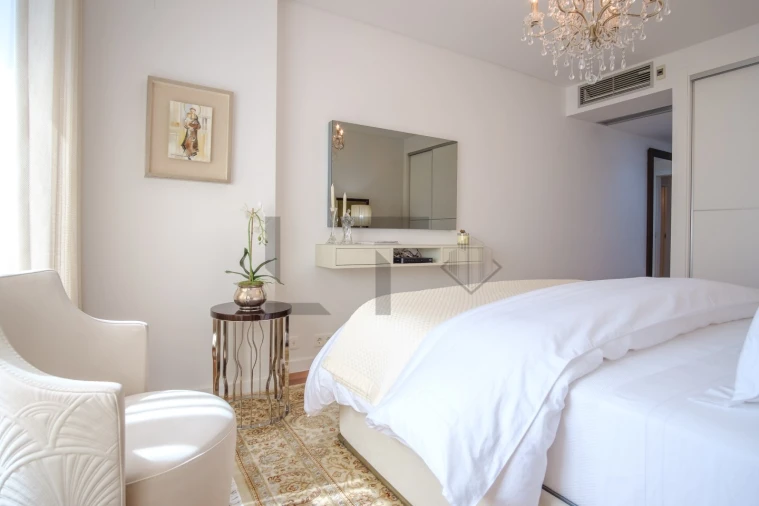 Apartamento T5 para Venda em Alvalade Foto 36