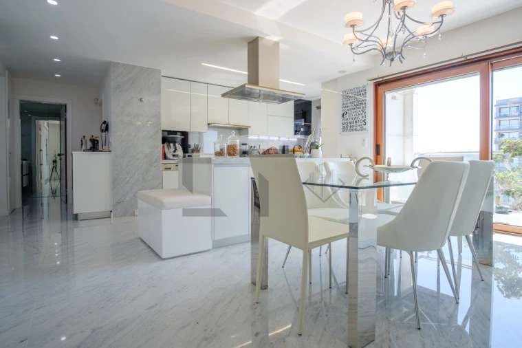 Apartamento T5 para Venda em Alvalade Foto 42