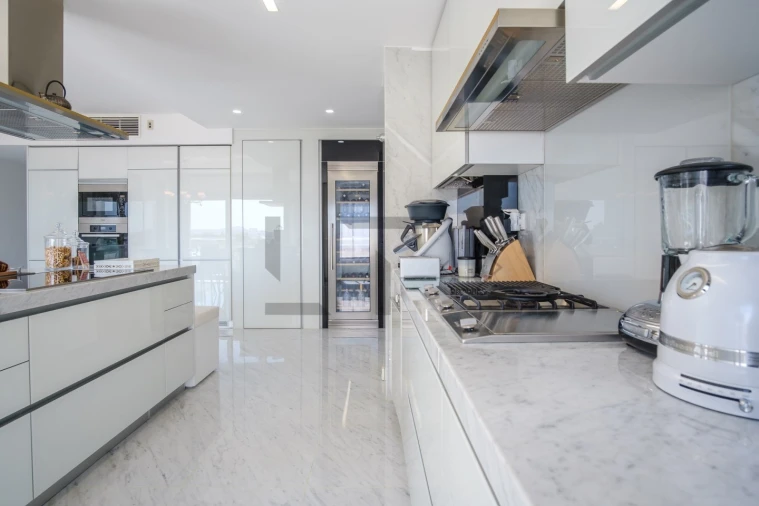 Apartamento T5 para Venda em Alvalade Foto 44