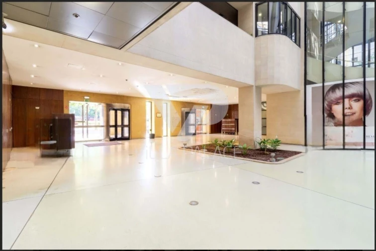 Escritório para Arrendamento em Santo António Foto 2