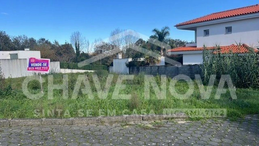 Terreno para Venda em Arcozelo Foto 1