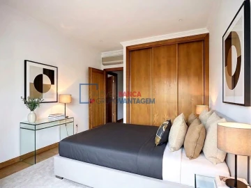 Apartamento T3 para Venda em Santa Maria e São Miguel, São Martinho, São Pedro Penaferrim