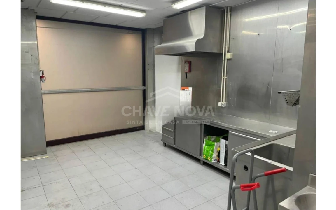 Loja para Venda em Arcozelo Foto 2