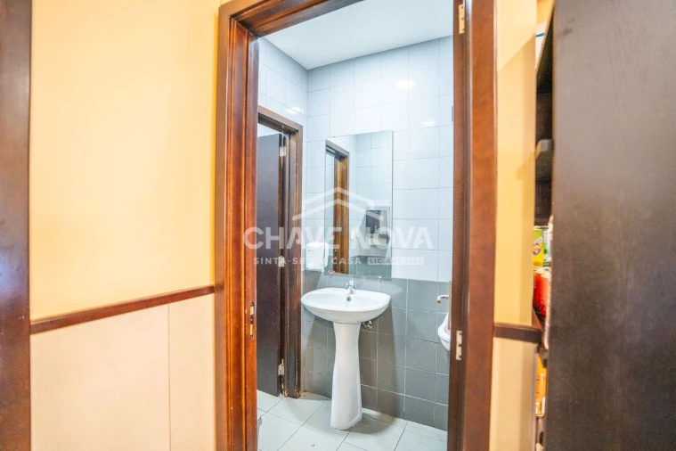 Loja para Trespasse em Custóias, Leça do Balio e Guifões Foto 12