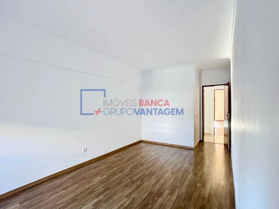Apartamento T2 para Venda em Algueirão-Mem Martins Foto 15
