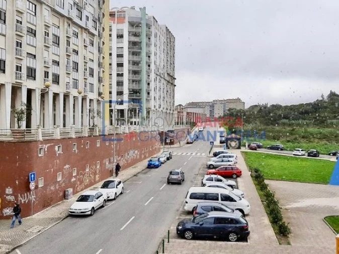 Apartamento T2 para Venda em Algueirão-Mem Martins Foto 17