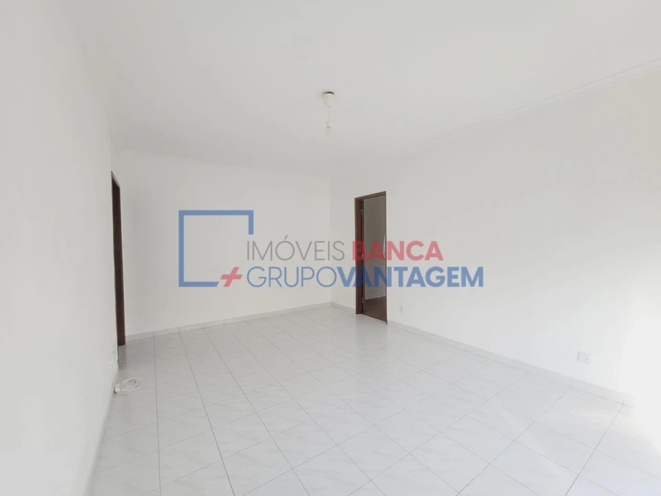 Apartamento T2 para Venda em Massamá e Monte Abraão Foto 4