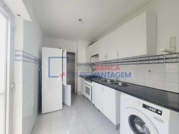 Apartamento T2 para Venda em Massamá e Monte Abraão