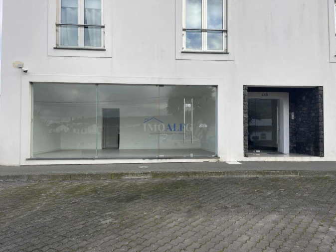 Loja para Arrendamento em Praia da Vitoria (Santa Cruz) Foto 13