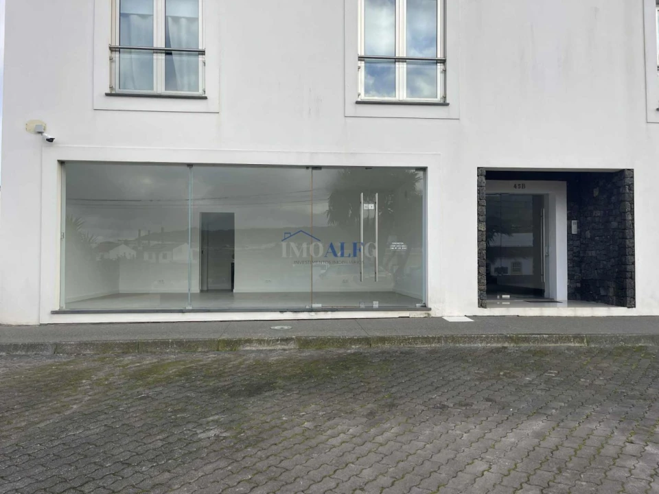 Loja para Arrendamento em Praia da Vitoria (Santa Cruz) Foto 13