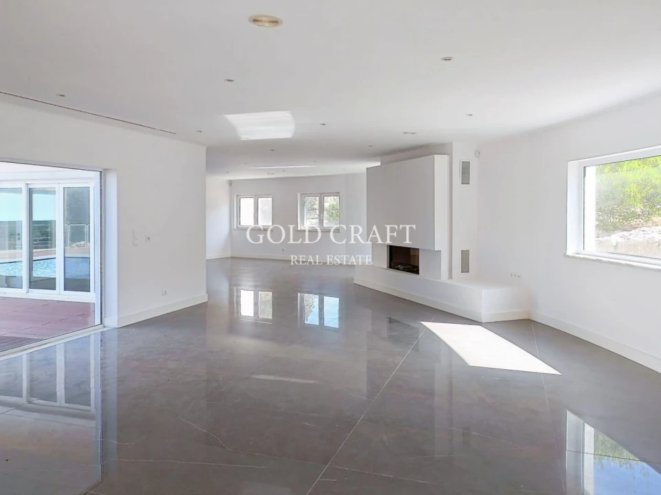 Moradia T4 para Venda em Queluz e Belas Foto 1