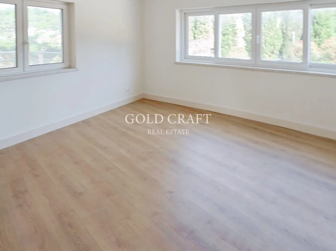 Moradia T4 para Venda em Queluz e Belas Foto 14