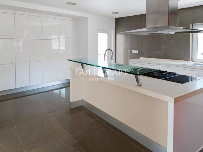 Moradia T4 para Venda em Queluz e Belas Foto 11