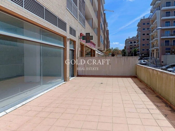 Loja para Arrendamento em Mina de Água