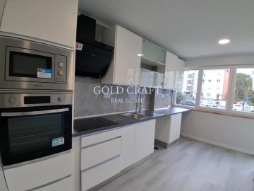 Apartamento T2 para Venda em Oeiras e São Julião da Barra, Paço de Arcos e Caxias