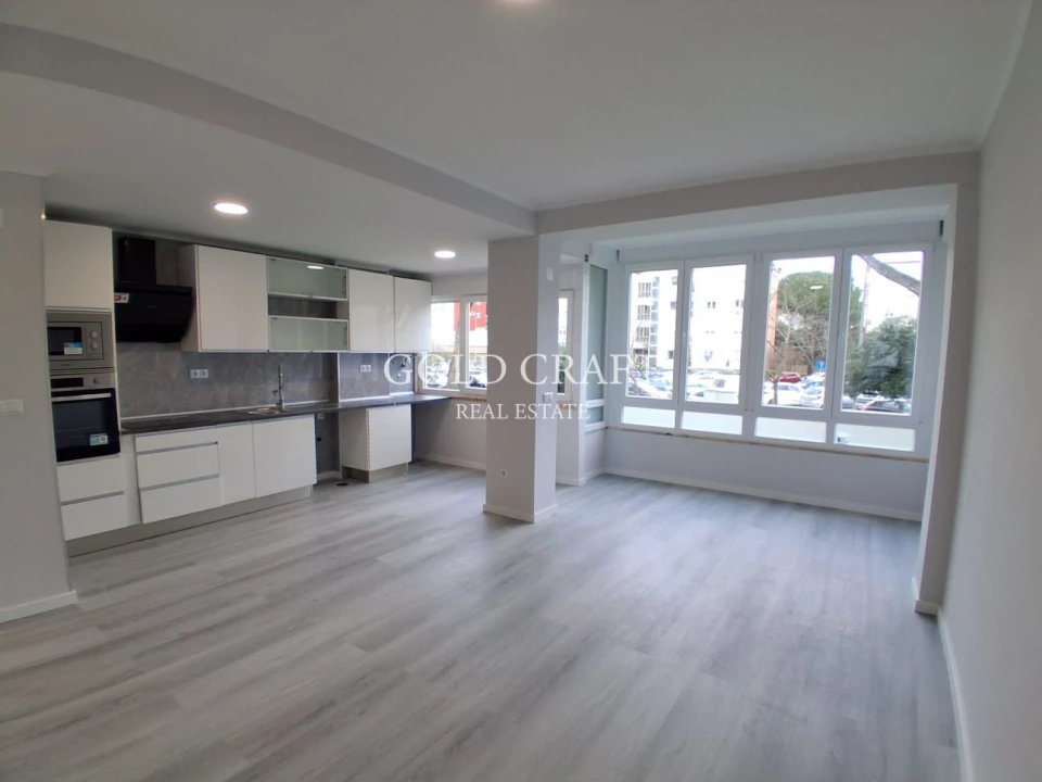 Apartamento T2 para Venda em Oeiras e São Julião da Barra, Paço de Arcos e Caxias Foto 1